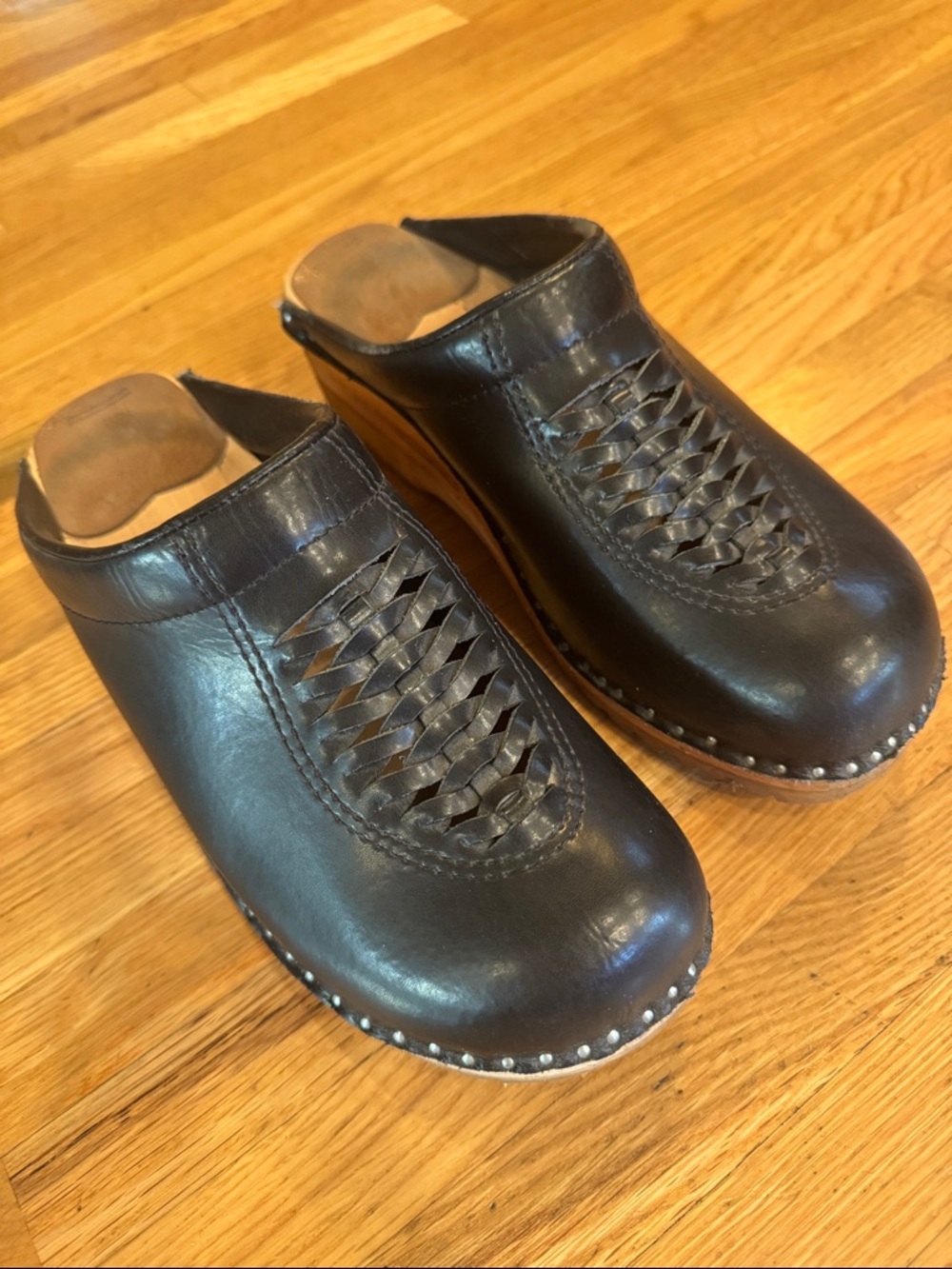 Troentorp - Woven Leather Clog/Mules in Black